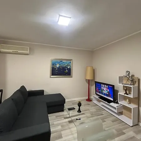 Alle'S M Shyri Accommodations Tirana Exterior photo