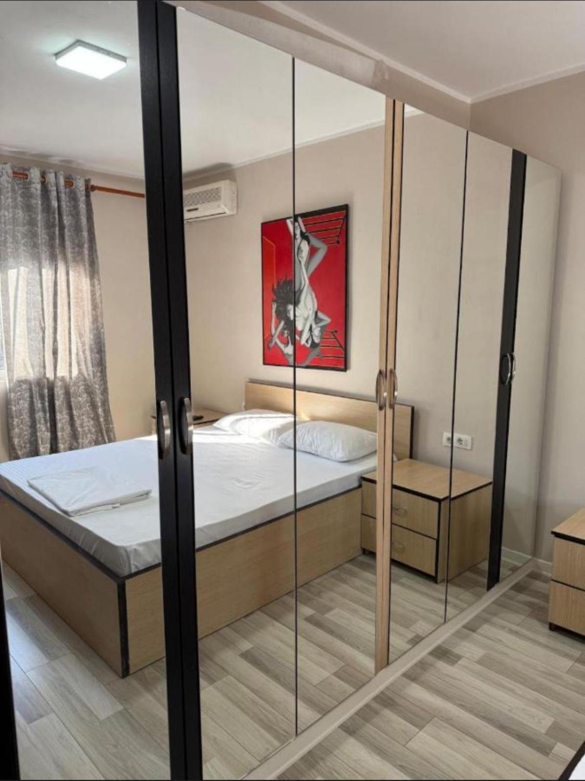 Alle's M Shyri Apartman *
